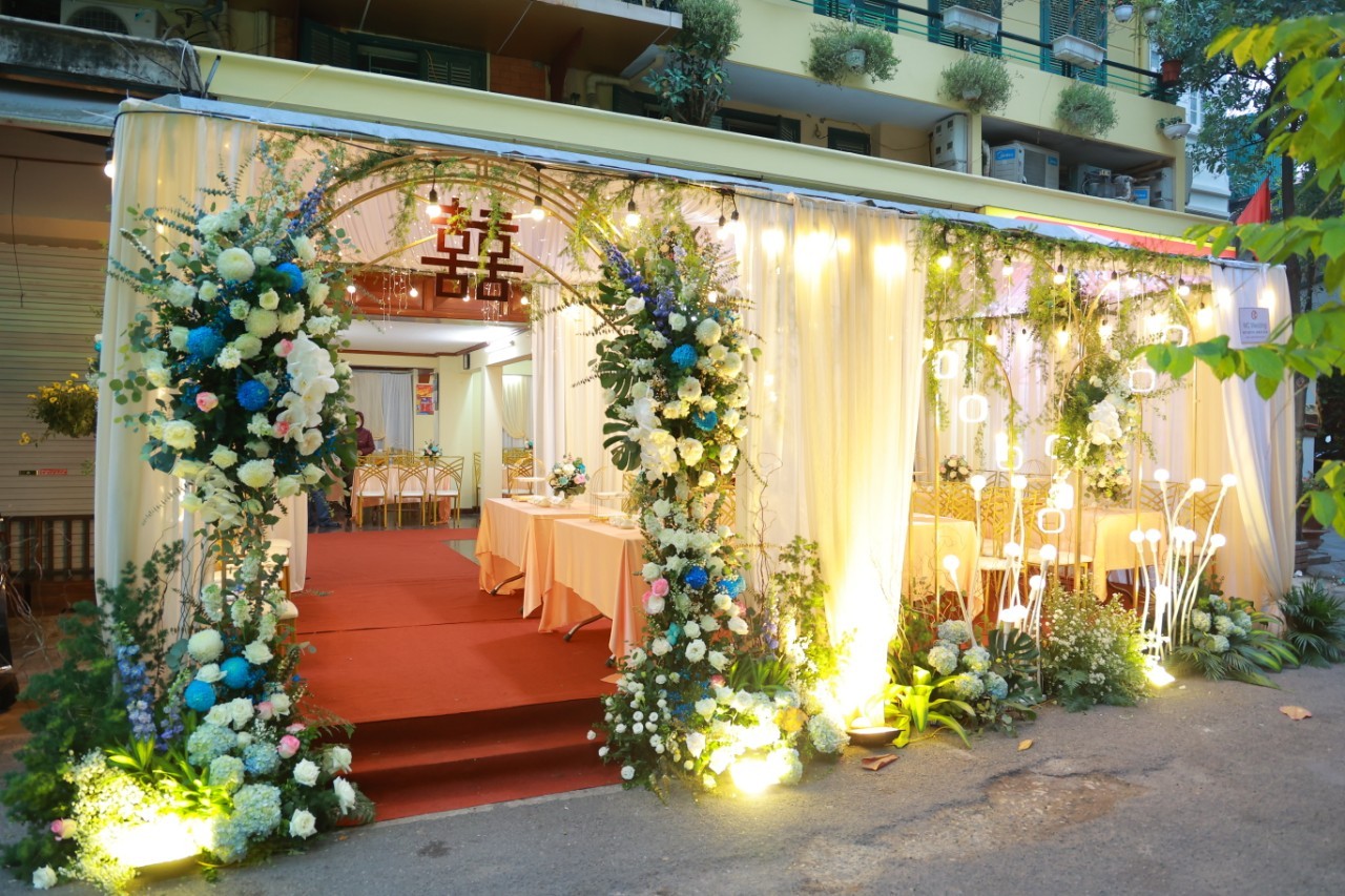 Nhà bạt, khung rạp đám cưới Nhà bạt, khung rạp đám cưới